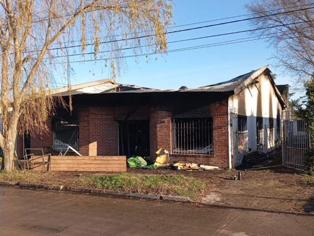 Voraz incendio en una fbrica de sillones